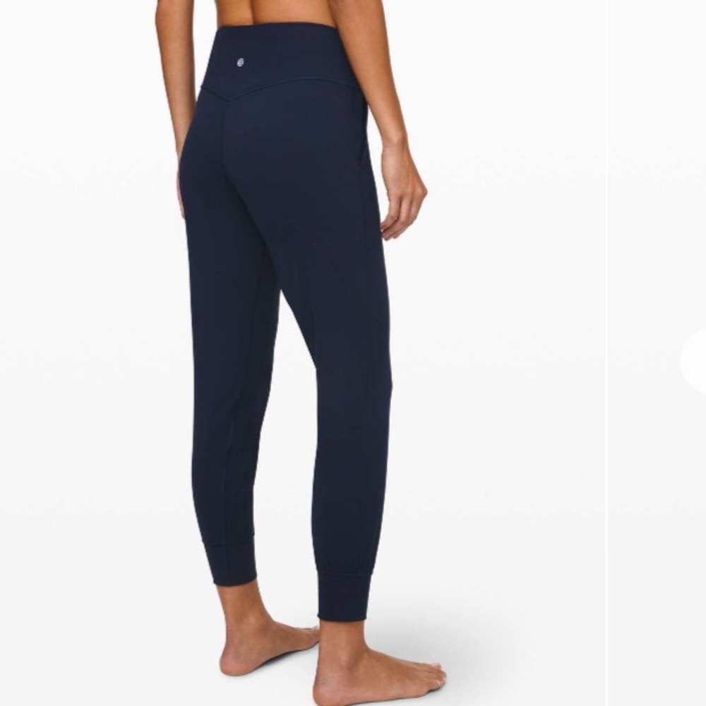 Lululemon Align Jogger 28"
True Navy